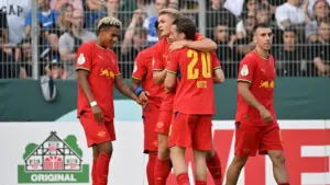 Abgesetzter Kapitän Andrich sieht Leverkusens Sieg im DFB-Pokal - BILD