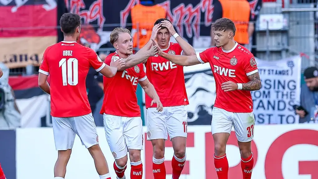 Verdientes 2:0: Drittligist Essen wirft St. Pauli aus dem Pokal