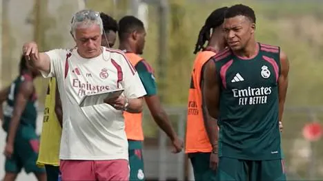 Kylian Mbappé blickt voller Zuversicht auf die neue Saison unter José Mourinho. Der Franzose sieht eine hungrige Mannschaft, die unbedingt wieder Titel gewinnen und den Fans Freude bereiten will.