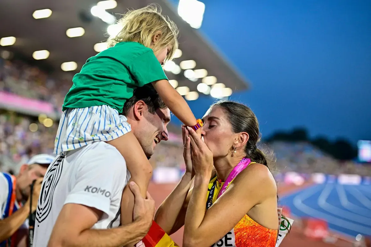 Krause feierte mit Tochter Lola und ihrem Mann.© IMAGO/Eibner/IMAGO/Eibner Pressefoto/Jan Papenfuss
